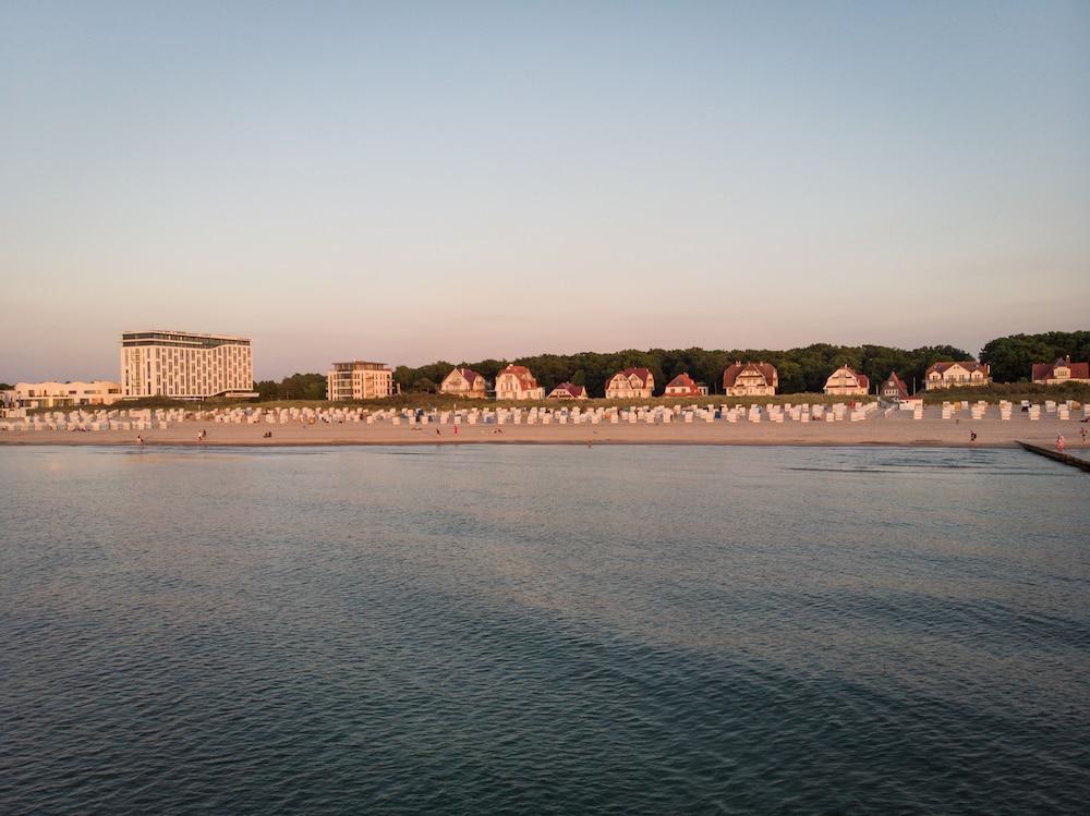 Aja Warnemuende Hotel Rostock Exterior foto