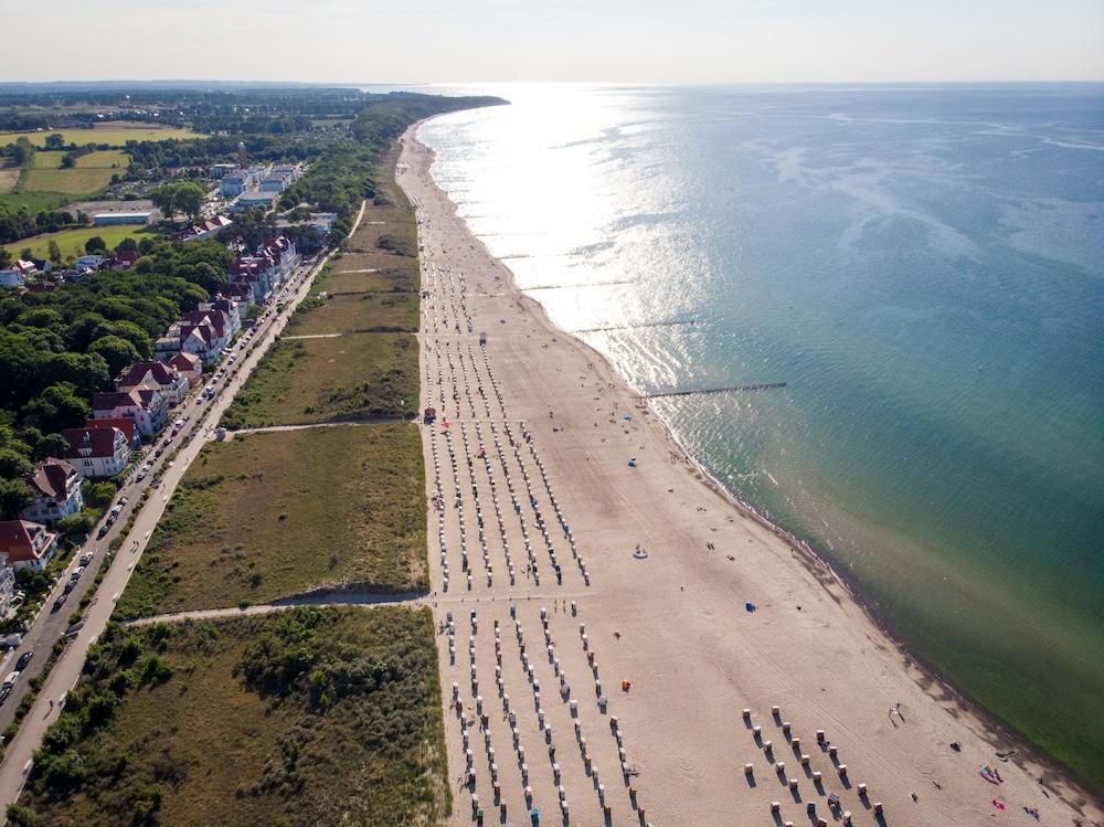 Aja Warnemuende Hotel Rostock Exterior foto